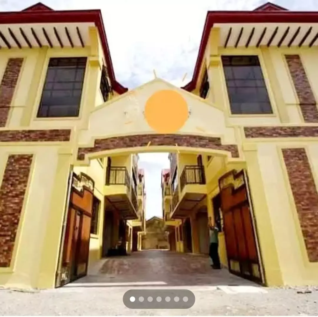 Rush Sale Income Generating Houses / Property in Talisay City - photo 2