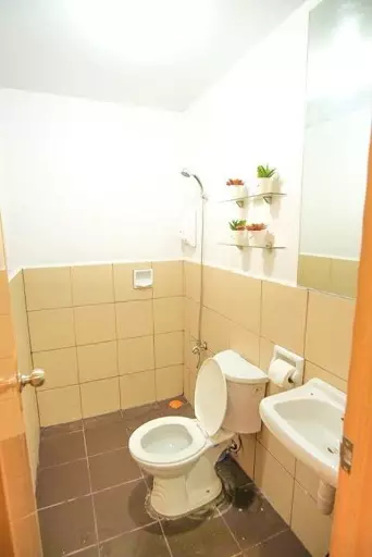 2-Bedroom with Balcony for Rent in Hernan Cortes - photo 7