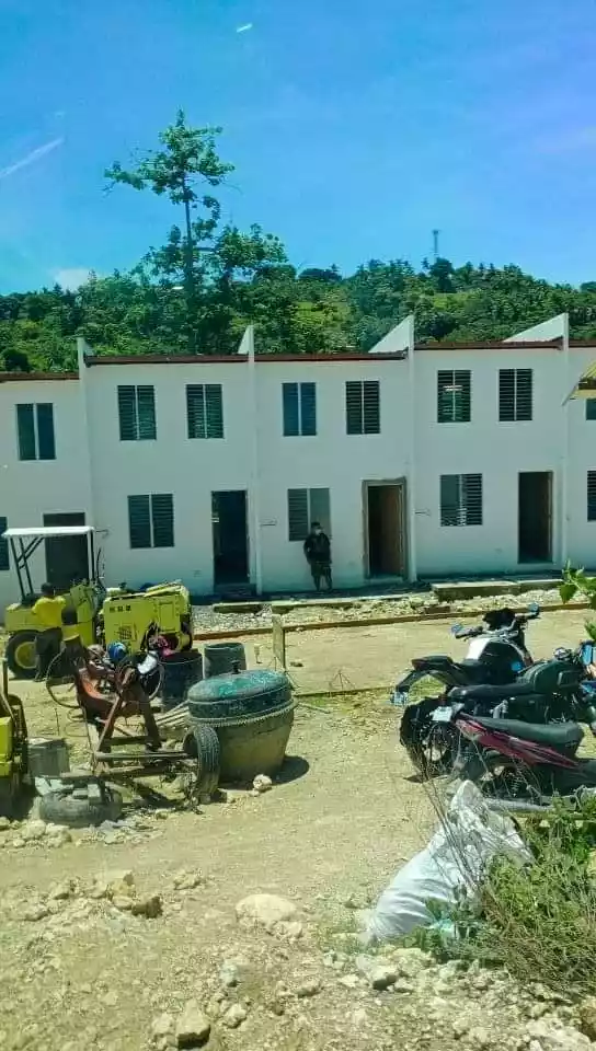 Rush Sale 2 units Preciousville Rowhouse for sale — House and Lot in Cebu, Philippines — Photo 4