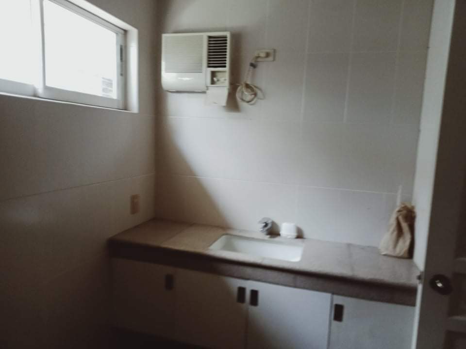Open photo 13 of 33 — Office space for rent