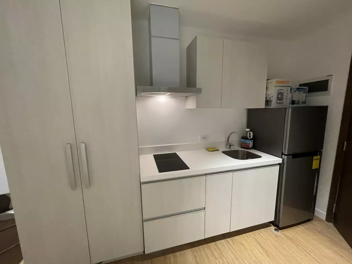 Open photo 12 of 13 — Novotel Tower at Acqua Private Residences For Rent