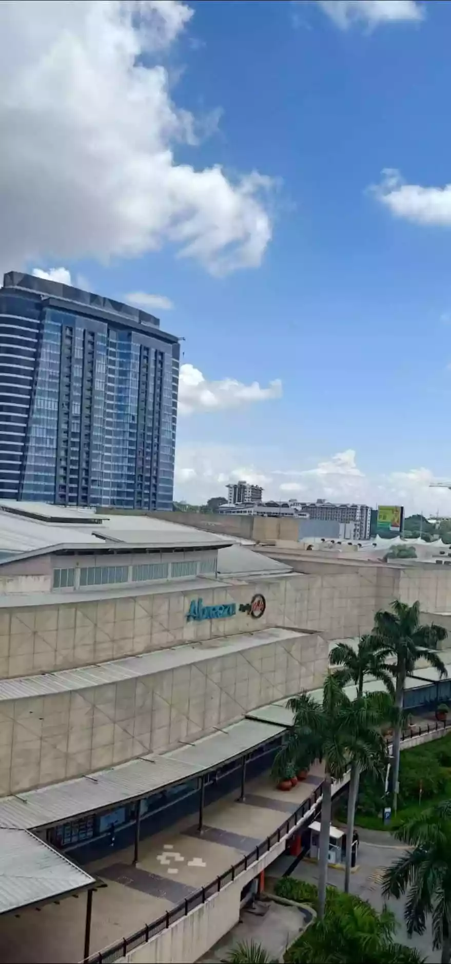 Open photo 12 of 23 — For Sale: One bedroom ( semi- furnished ) with parking space at Abreeza Residences by Alveo Land