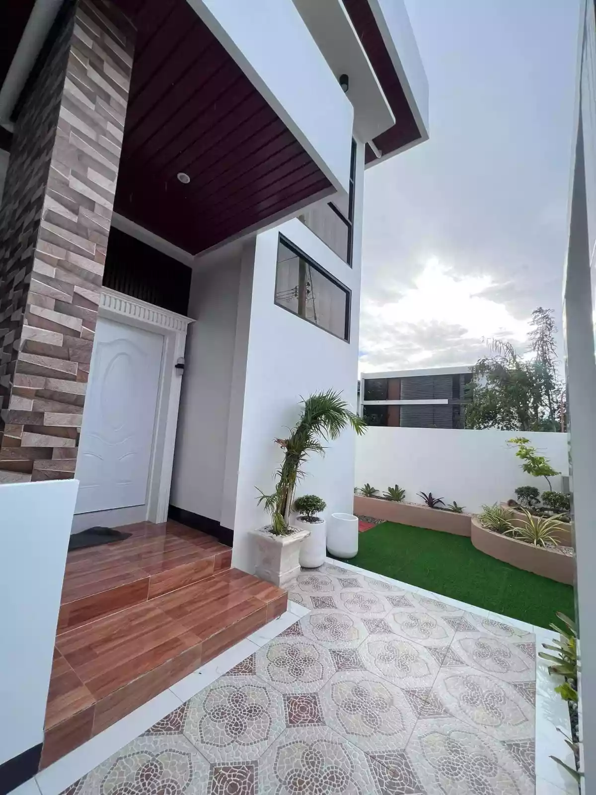 Open photo 13 of 14 — 2 STOREY HOUSE AND LOT