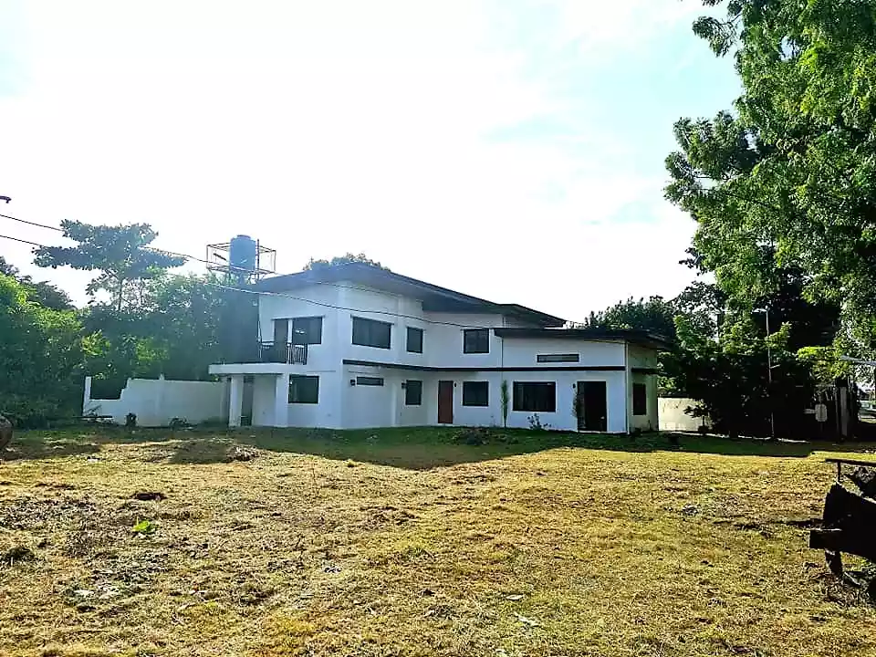 1,500 sq.m Lot with two big Houses for rent in Bankal lapu-lapu city — House and Lot in Lapu-Lapu City, Cebu, Philippines — Photo 4