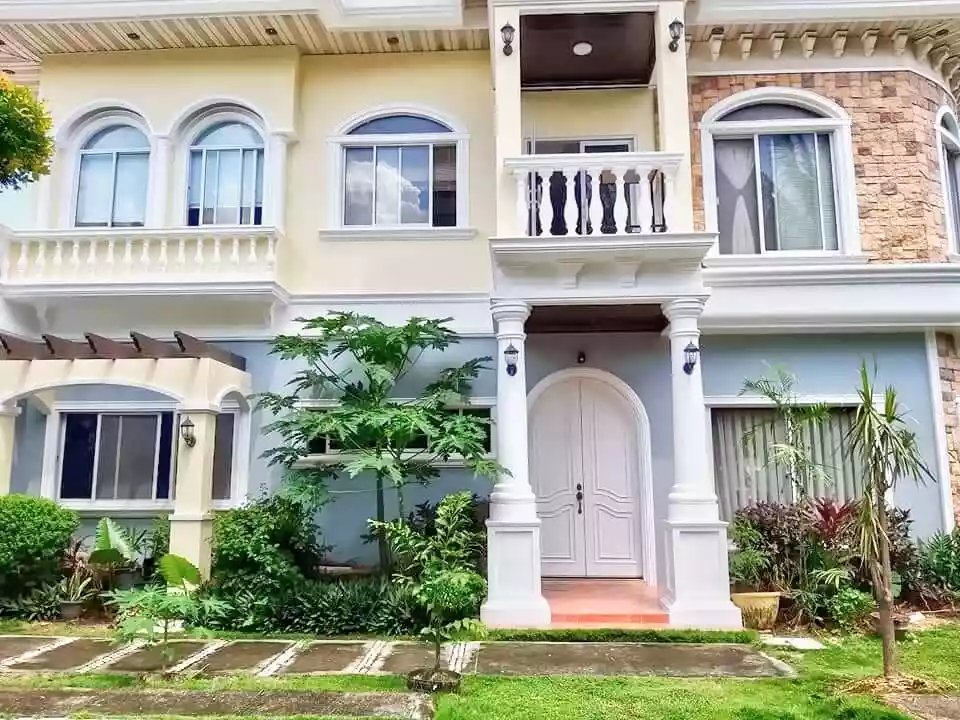 RUSH SALE Beachfront 5BR Single Detached House & Lot at Fonte di Versailles, Mingla near the Sea - photo 4