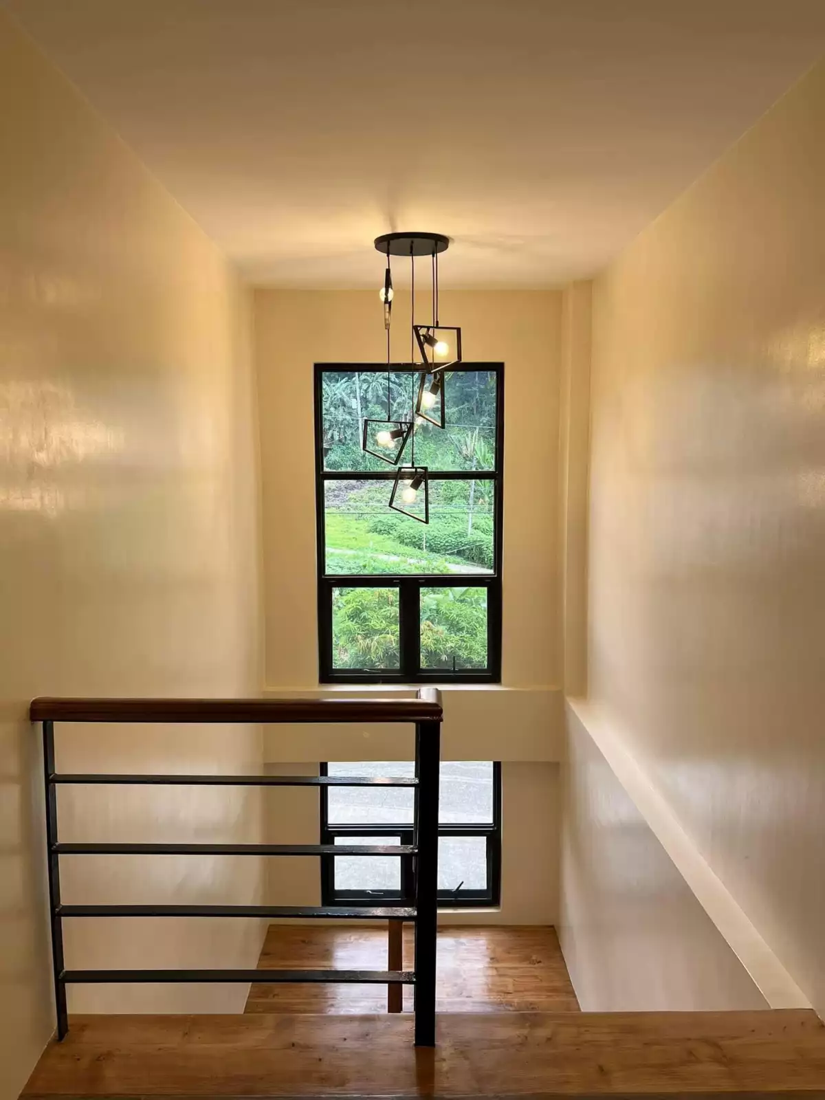 Metropolis house for sale