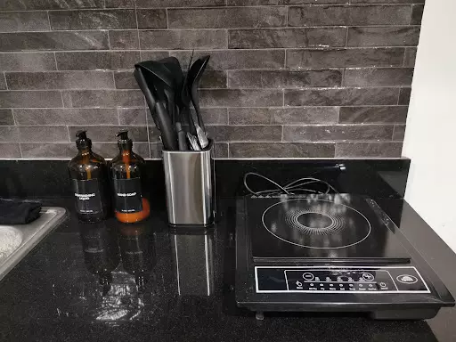 Open photo 19 of 37 — Fully furnished modern minimalist studio for rent in Capitol