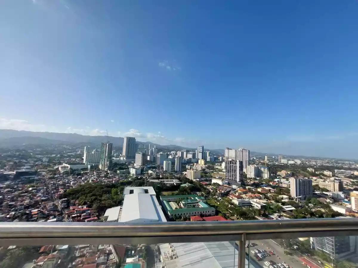Open photo 11 of 19 — Taft East Gate 2Bedroom For Assume Save 7Million for the Current Price 