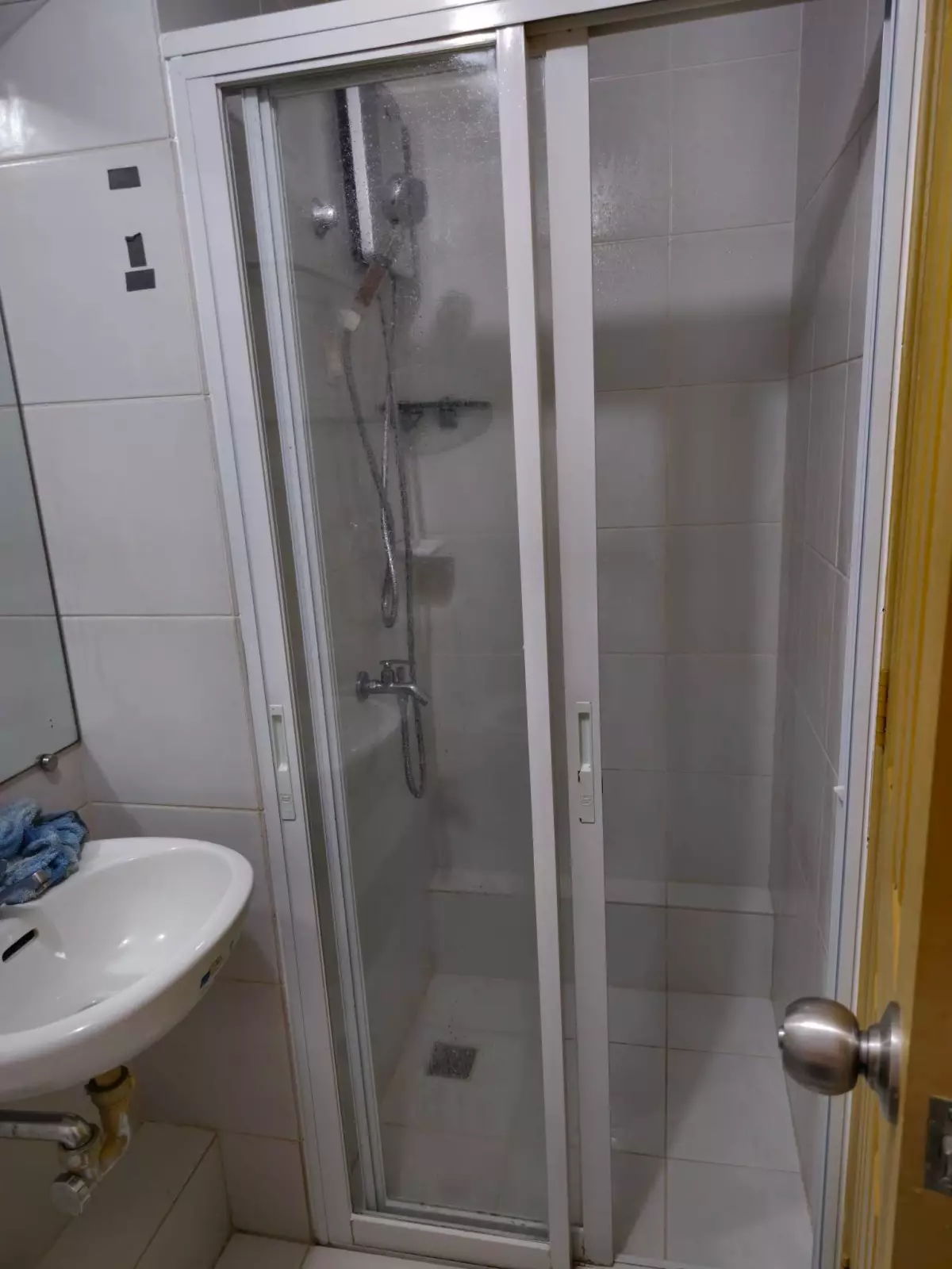 2 Bedroom Unit in 8 Spatial For Sale — 2 Bedrooms in Davao City, Davao Region, Philippines — Photo 5
