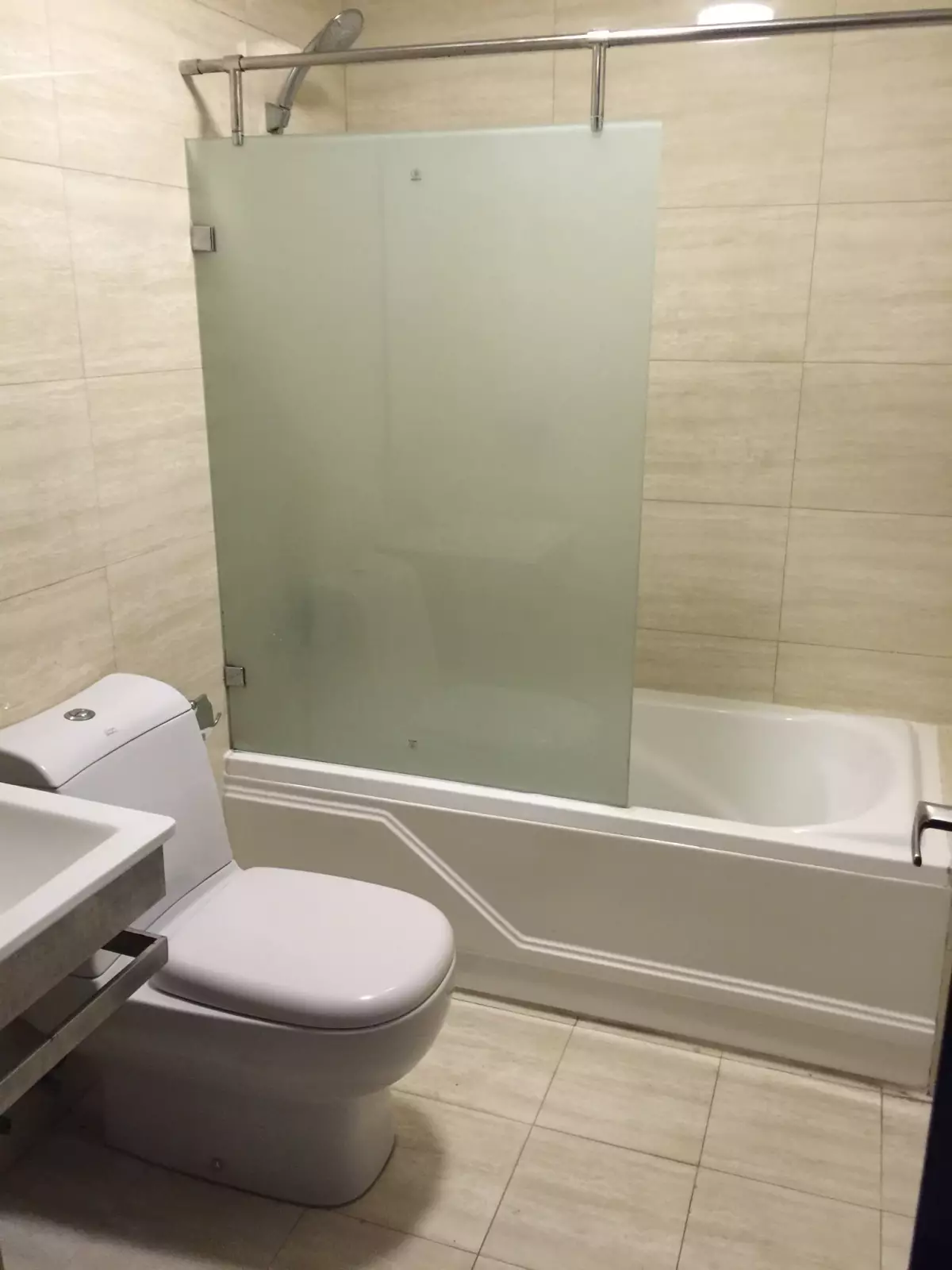 FOR RENT: 2BR AVALON  - photo 5