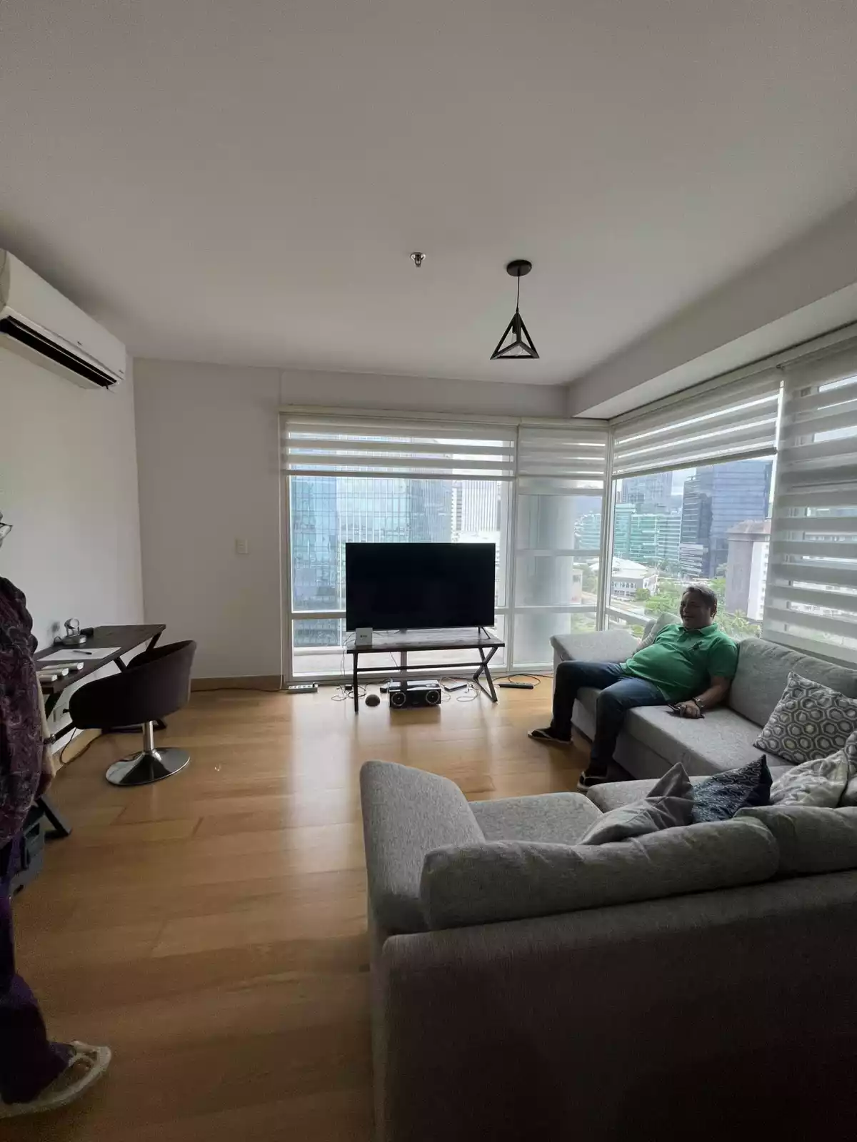 2 Bedrooms for Sale in 1016 Residences with Basement Parking — 2 Bedrooms in Cebu City, Philippines — Photo 2