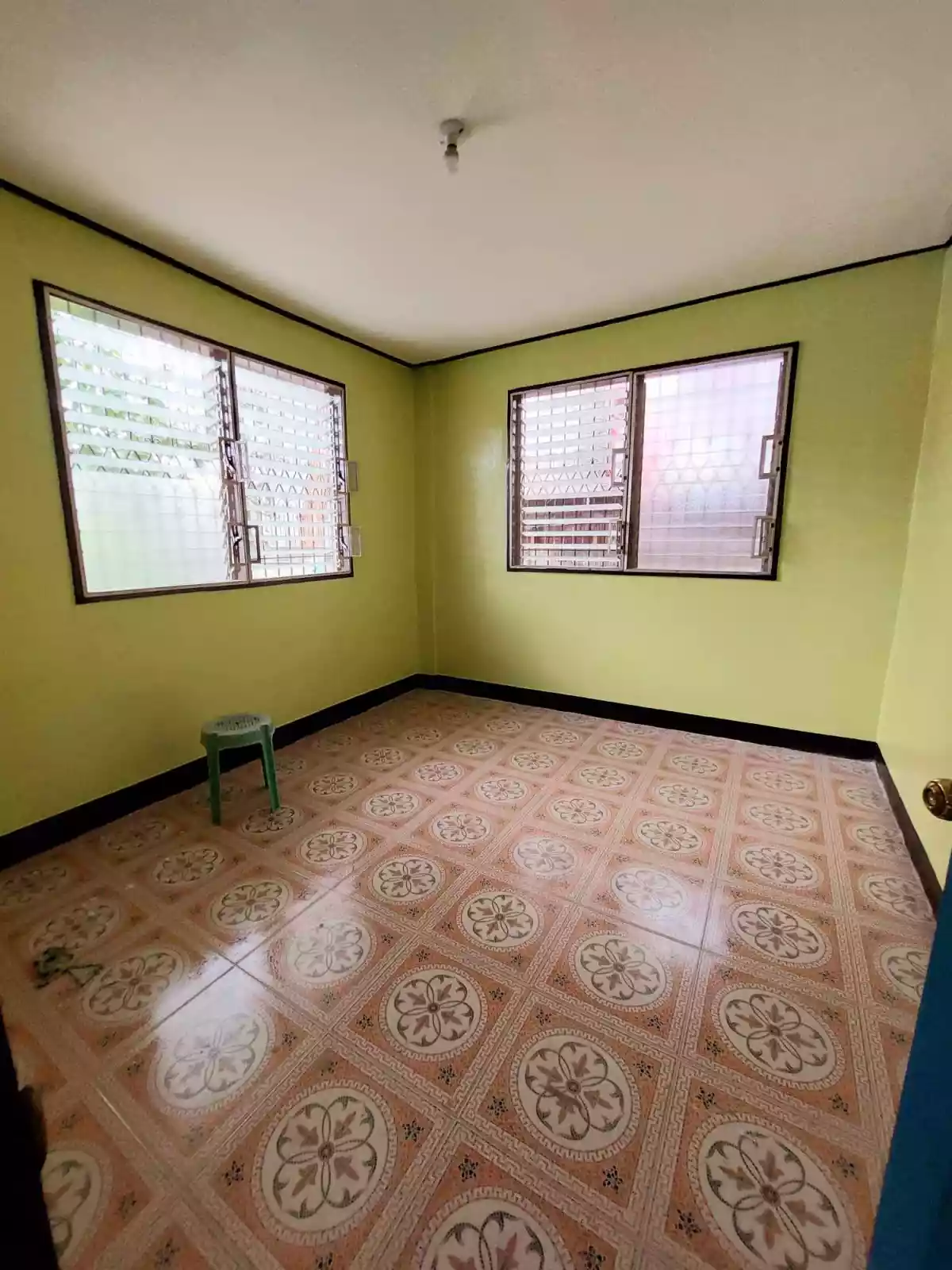 NICE LOCATION!  HOUSE AND LOT. - photo 3