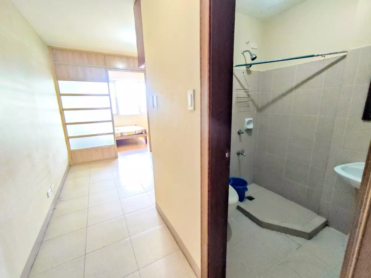1BR SEMI-FURNISHED UNIT FOR LEASE at Ridgewood Towers    - photo 4