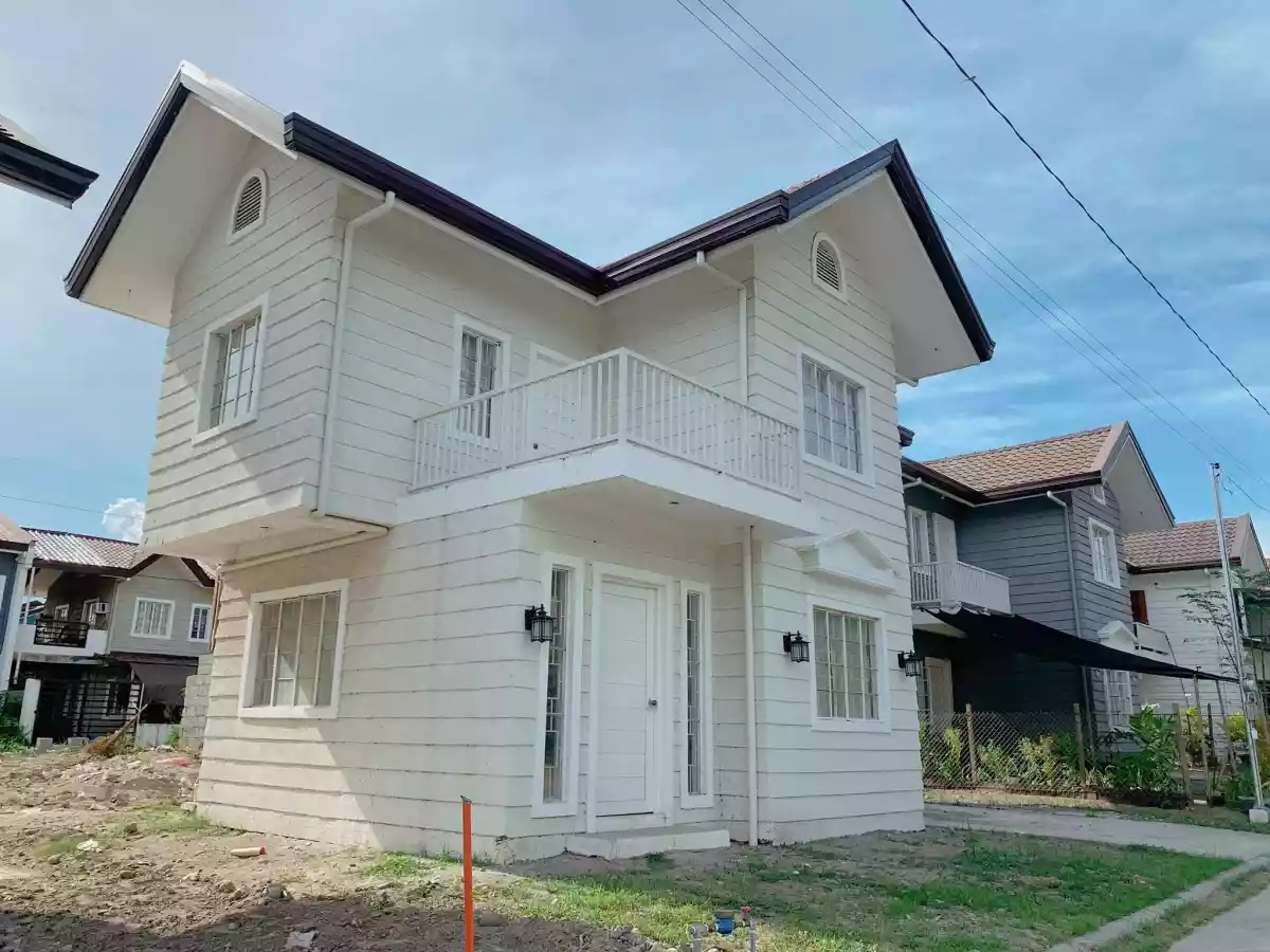 SEMI-FURNISHED TWO-STOREY RESIDENTIAL BUILDING - photo 2