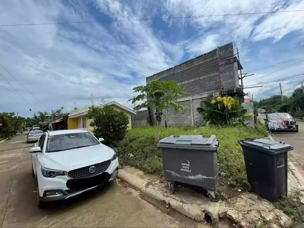 House and Lot for Sale with adjacent corner lot at Catalunan Southpoint Davao