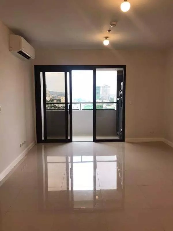 Alcoves one bedroom unit for sale  - photo 2