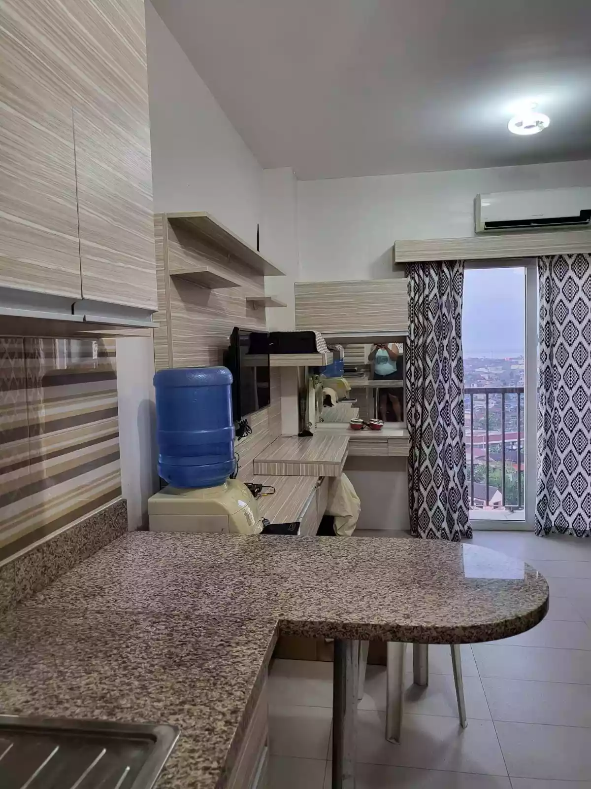 CTC 4475 — Studio in Rahmann Street, Cebu City, Philippines — Photo 6
