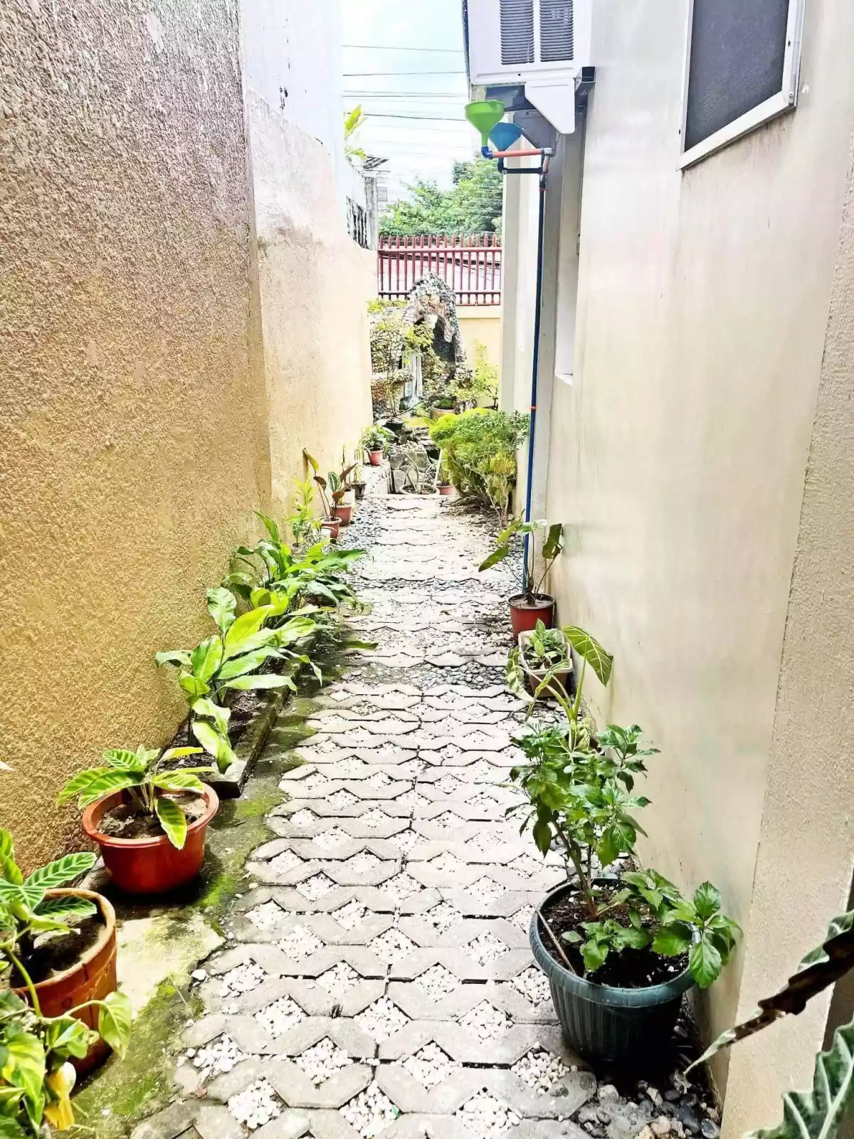 Open photo 15 of 26 — Income Generated 2 buildings (1st Building  for Residential/Hotel)(2nd Building for Apartment)  in Urgello,Cebu City