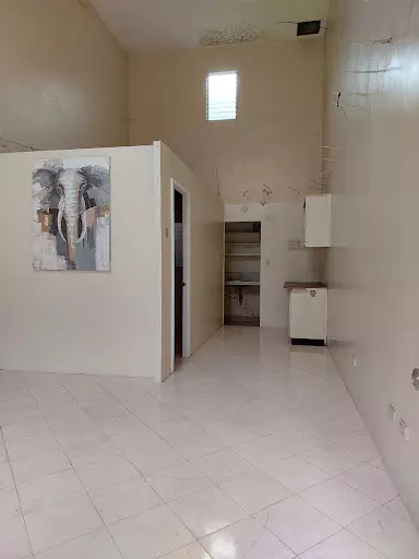 Affordable Townhouse for Sale in Mactan — Townhouse in Bgy, Fuentes Road, Lapu-Lapu City — Photo 3