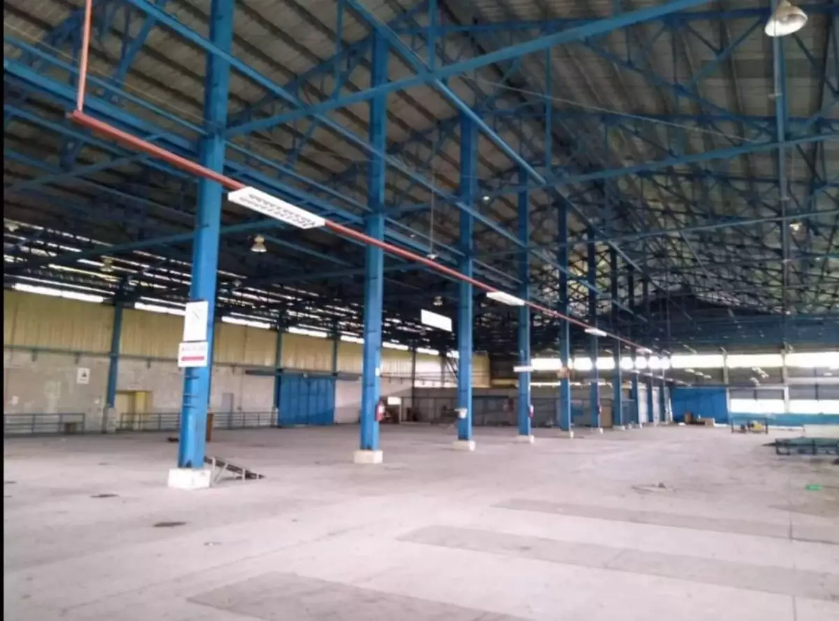 Commercial Property with Warehouses - photo 6