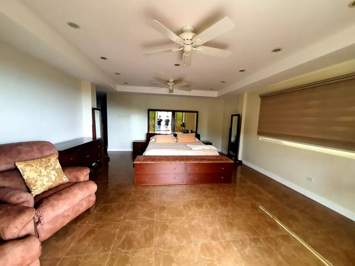Overlooking 4- Storey House and Lot in Jardin de Busay for Sale — House and Lot in Cebu Transcentral Highway, Cebu City, Cebu — Photo 6