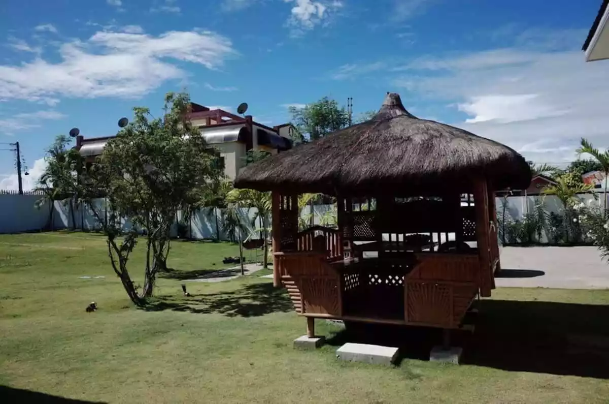 Open photo 12 of 21 — SACRIFICE SALE KOREAN HOTEL W/ POOL 24 ROOMS IN BANKAL, LAPU-LAPU