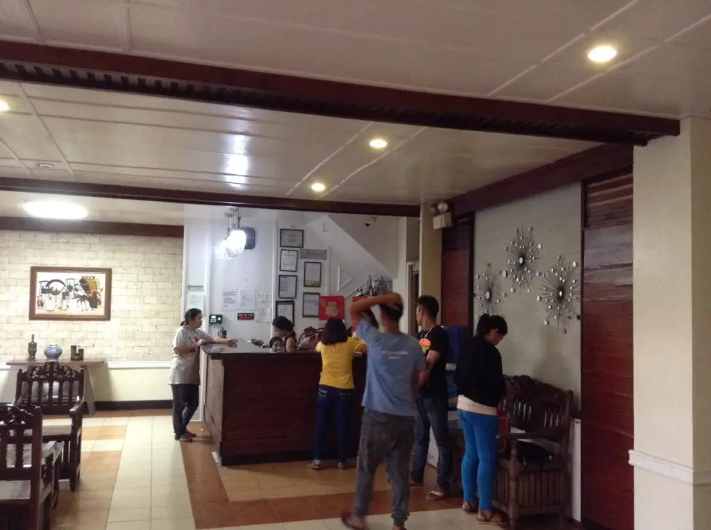 Beautiful 20 room commercial property! — Hotel in Leyte, Philippines — Photo 5