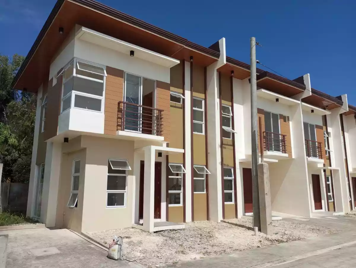 Townhouse Mid Unit For Assume in Velmiro Greens Bohol — Townhouse in Dauis, Bohol, Philippines — Photo 3