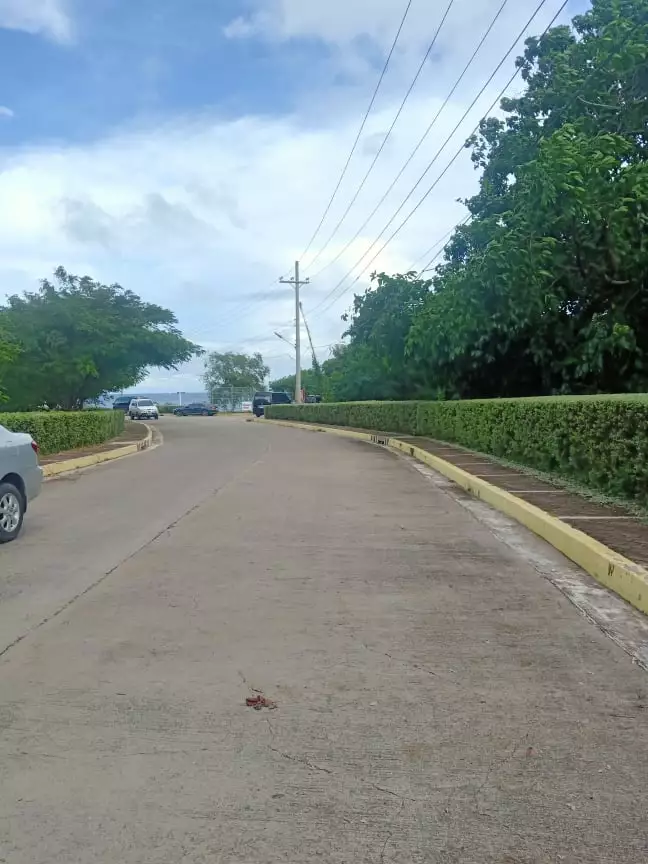 Rush Sale lot only at Discovery Bay Residences/ beach front — Beach Lot in Lapu-Lapu City, Cebu, Philippines — Photo 6