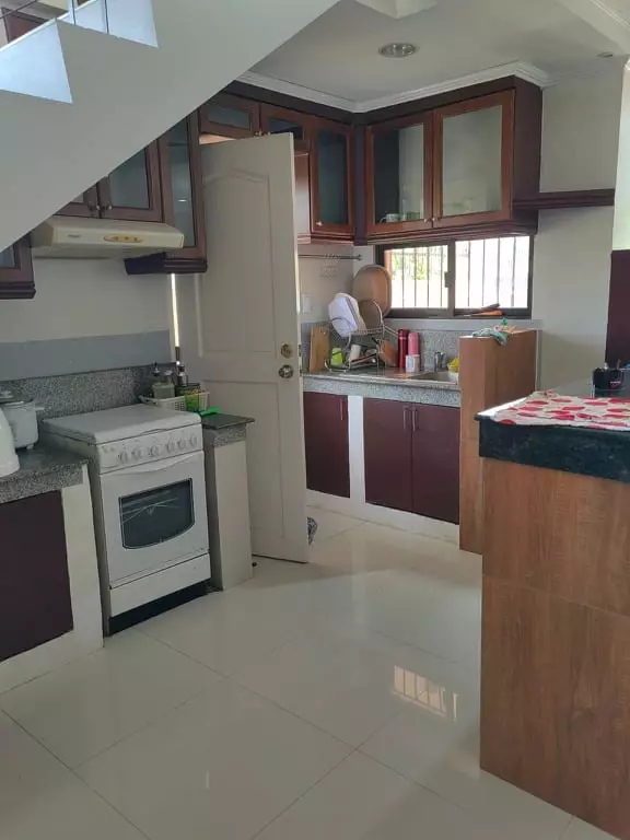 RUSH FOR SALE FULLY FURNISHED HOUSE AND LOT in a SUBDIVISION — House and Lot in Carcar City, Cebu, Philippines — Photo 4