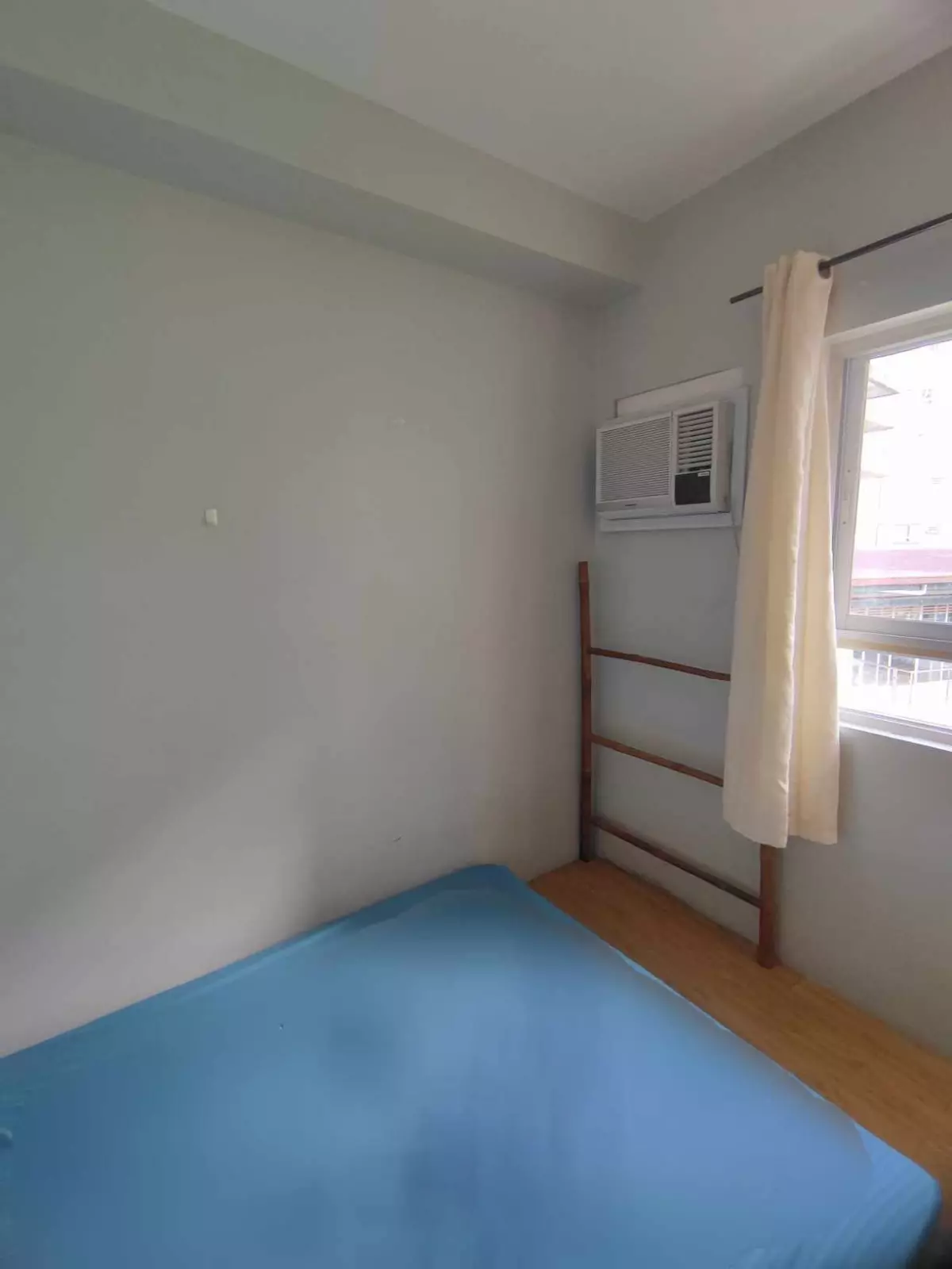 FOR SALE SEMI FURNISHED ONE BEDROOM UNIT AT MIVESA GARDEN RESIDENCES AT LAHUG CEBU CITY - photo 2