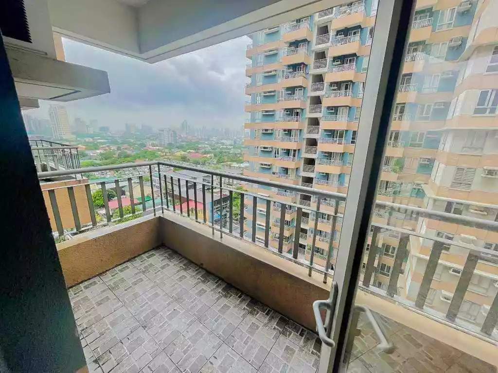 1BR Furnished Unit For Sale at Avida Towers New Manila — 1 Bedroom in Col. Bonny Serrano Avenue, Quezon City, Metro Manila — Photo 4