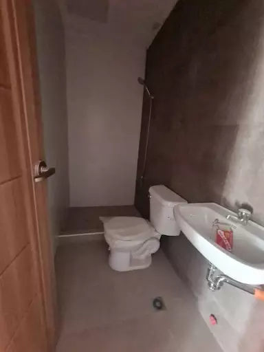 Open photo 59 of 106 — Townhouse For Sale in Brgy. Tisa
Cebu