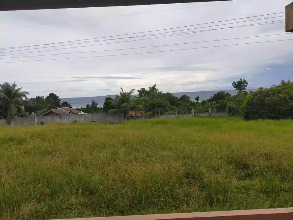 Sea view and mountain view 4 bedrooms 2 toilet and bath duplex house and lot in Poblacion Baclayon Bohol - photo 2