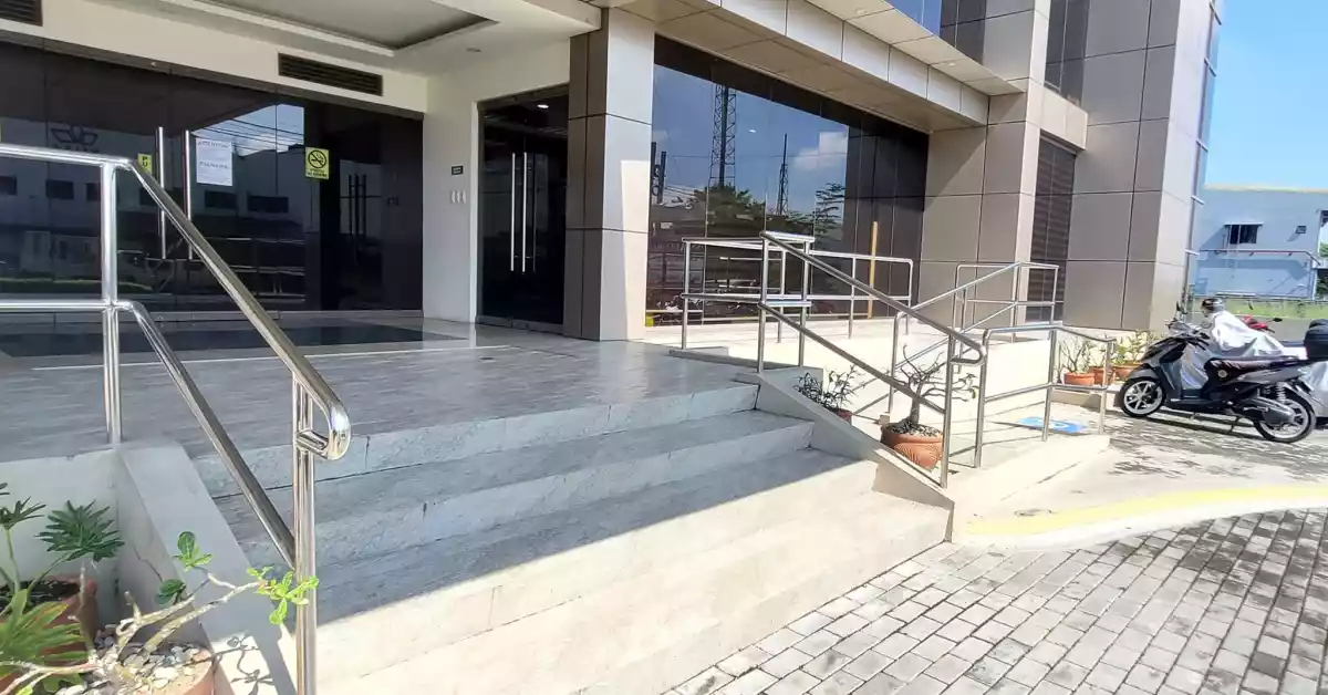 APC BUILDING WITH WAREHOUSE FOR SALE BY PRINCESS ROSE ESPOSO — Building in DasmariÃ±as, Cavite, Philippines — Photo 4