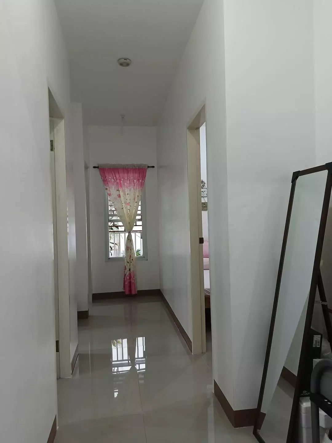 Not yet titled  - photo 5