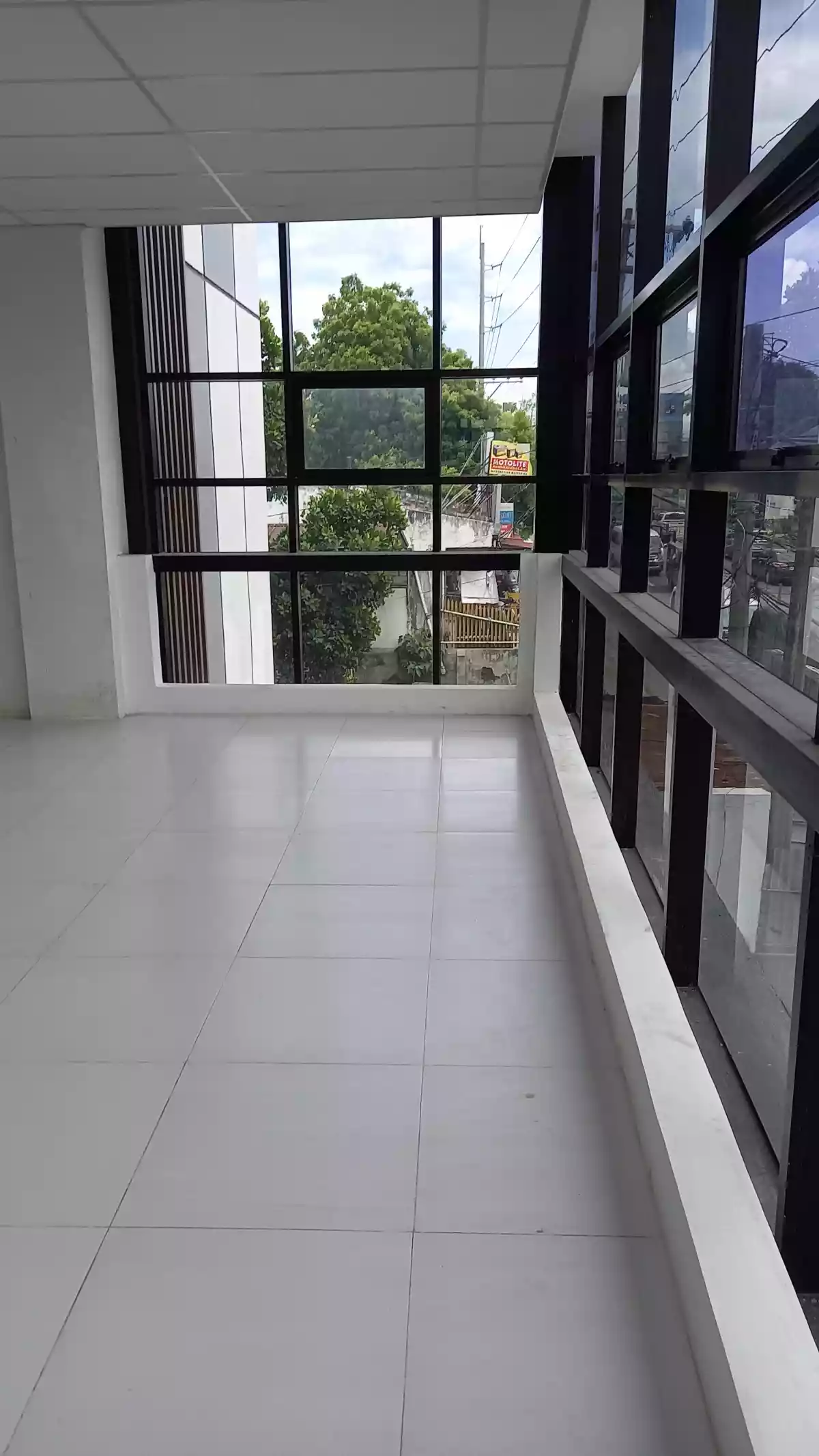 Commercial space along Natalio Bacalso Avenue for rent - photo 4