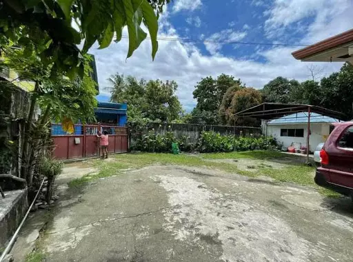 House and Lot big extra Lot in talamban — House and Lot in Cebu City, Cebu, Philippines — Photo 5