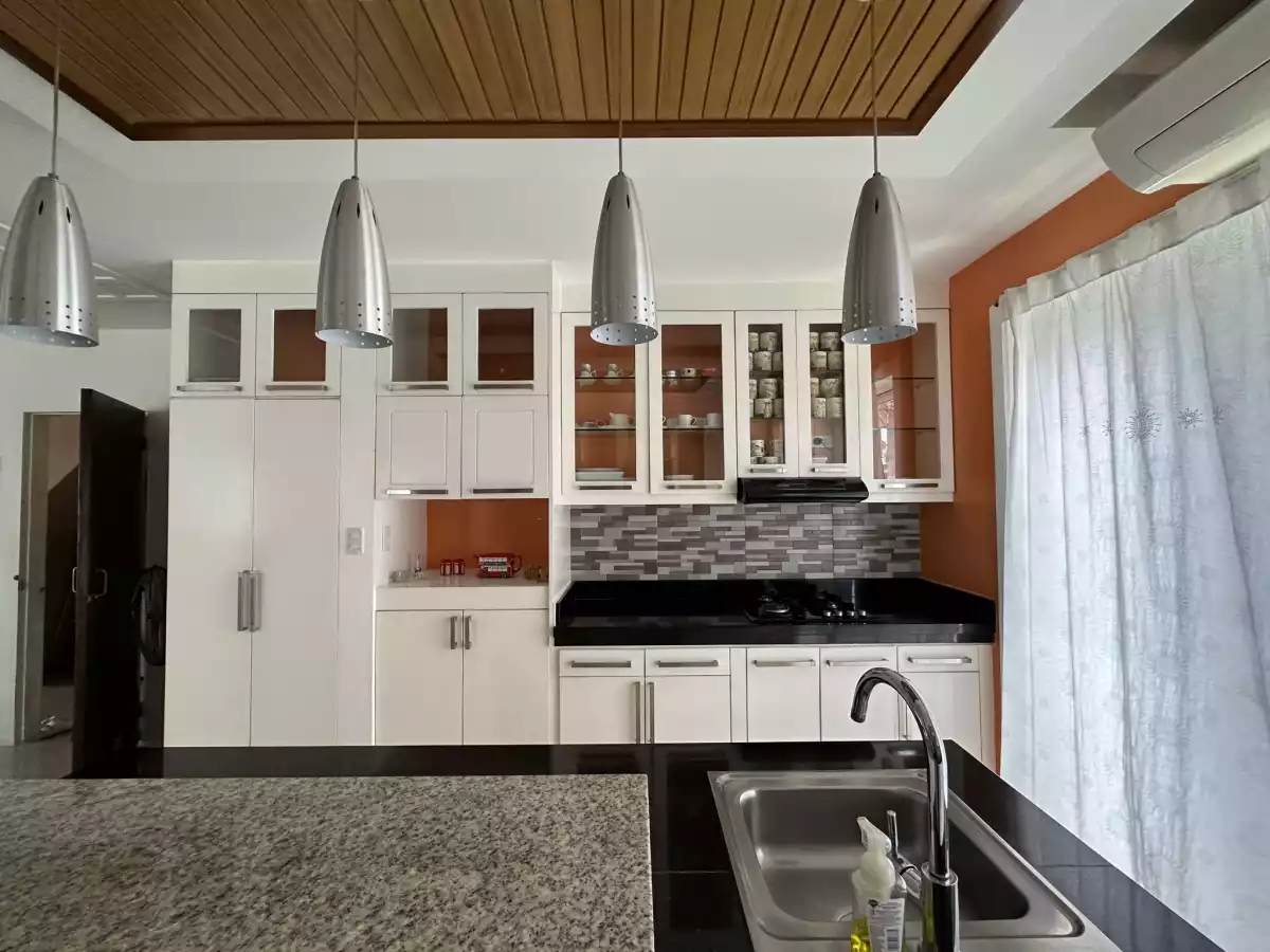 BEAUTIFUL HOUSE AND LOT — House and Lot in Cebu, Philippines — Photo 5