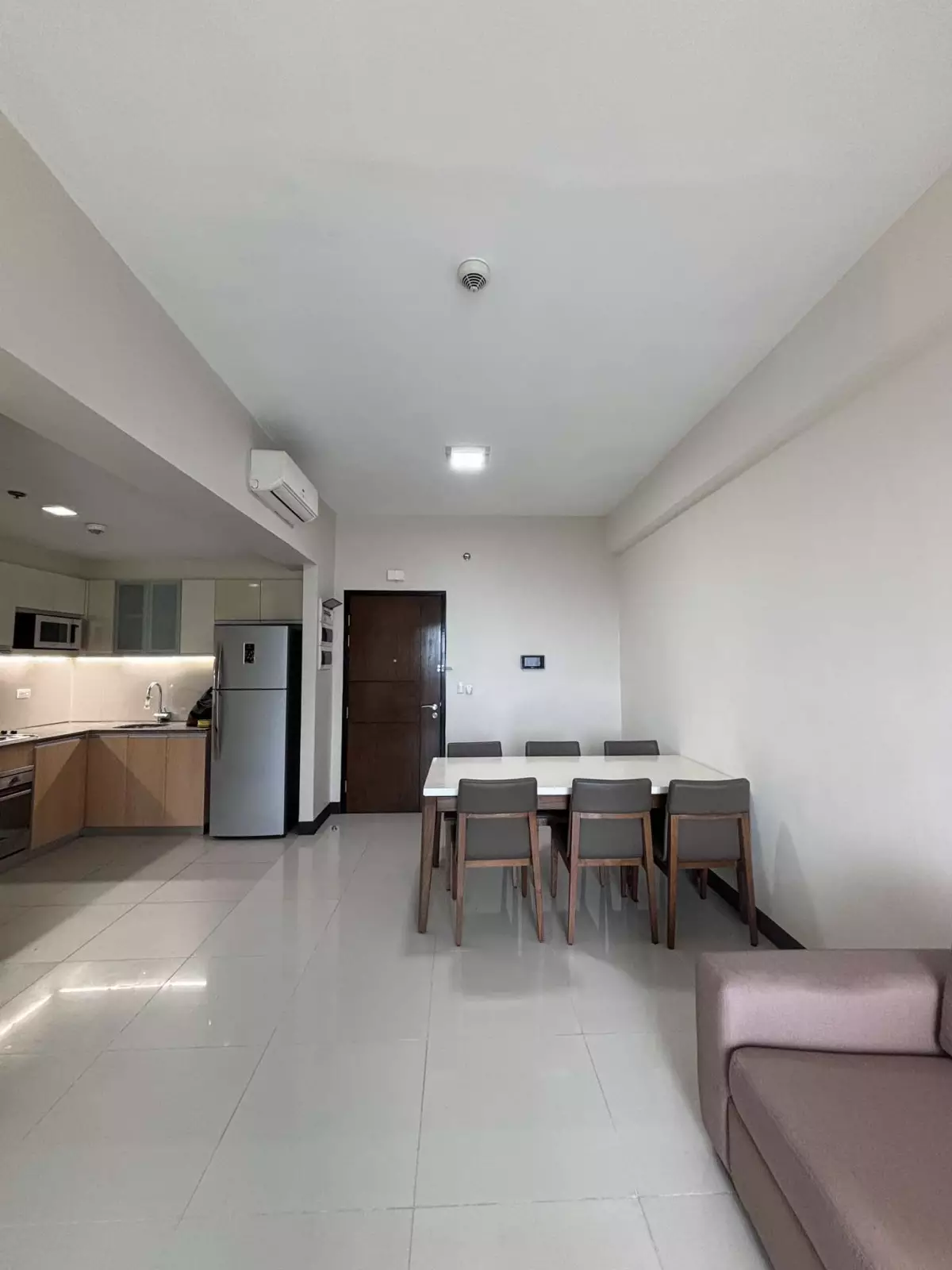 FOR SALE 2BR Spacious Condo with Maids Quarter in Mactan Newtown  - photo 3