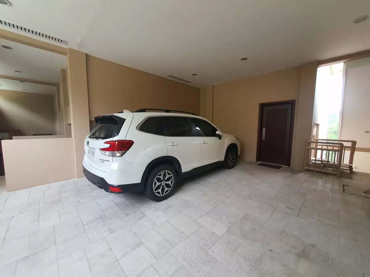 Overlooking 4- Storey House and Lot in Jardin de Busay for Sale — House and Lot in Cebu Transcentral Highway, Cebu City, Cebu — Photo 2