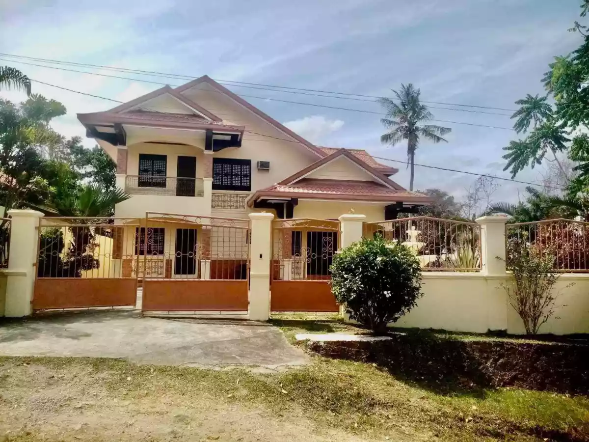 A Beautiful House & Lot near near Leyte tourist spot — House and Lot in Palompon, Leyte, Philippines — Photo 3