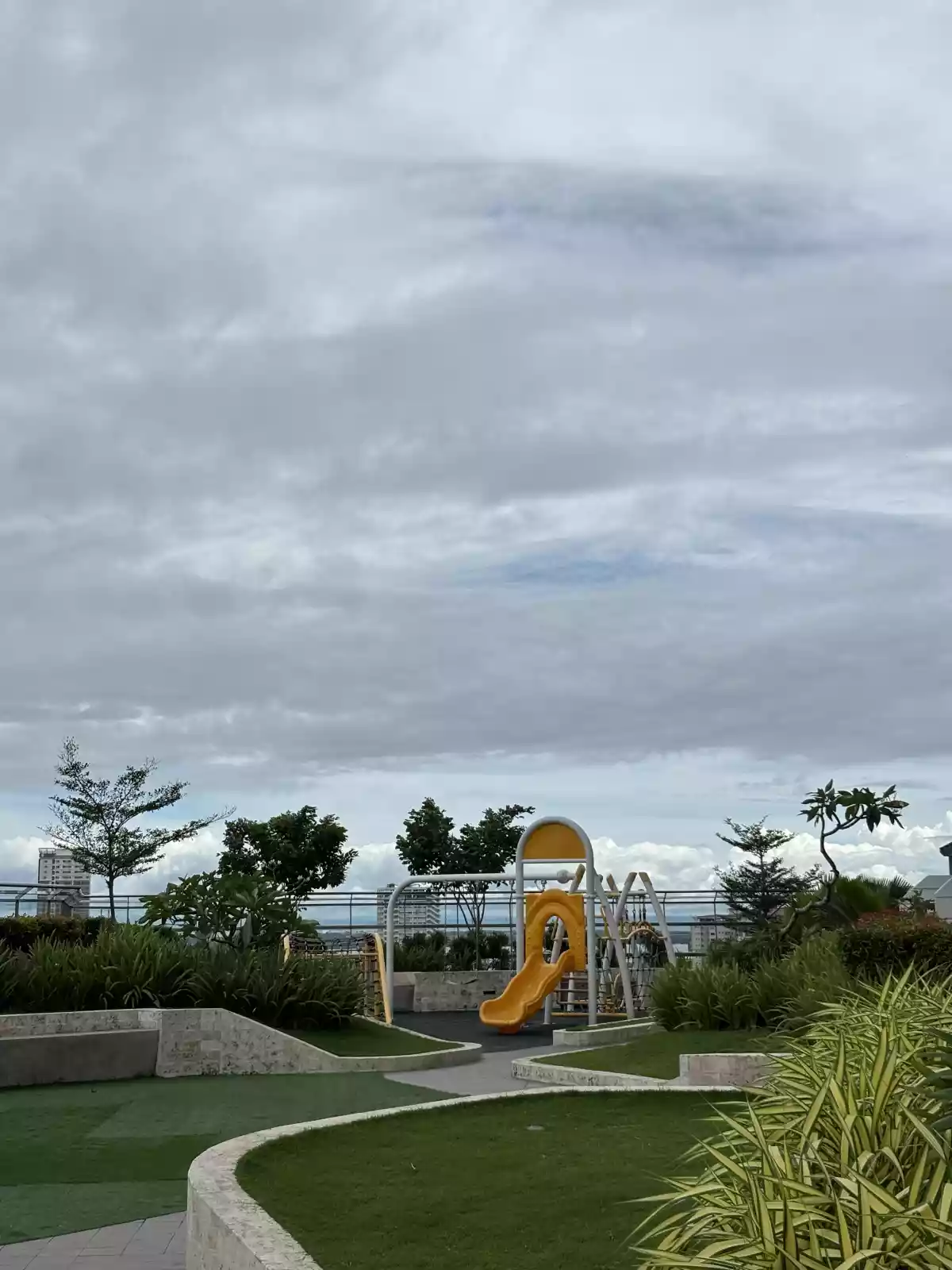 Open photo 14 of 22 — 1-Bedroom Unit for Sale at Taft East Gate – Cebu Business Park
