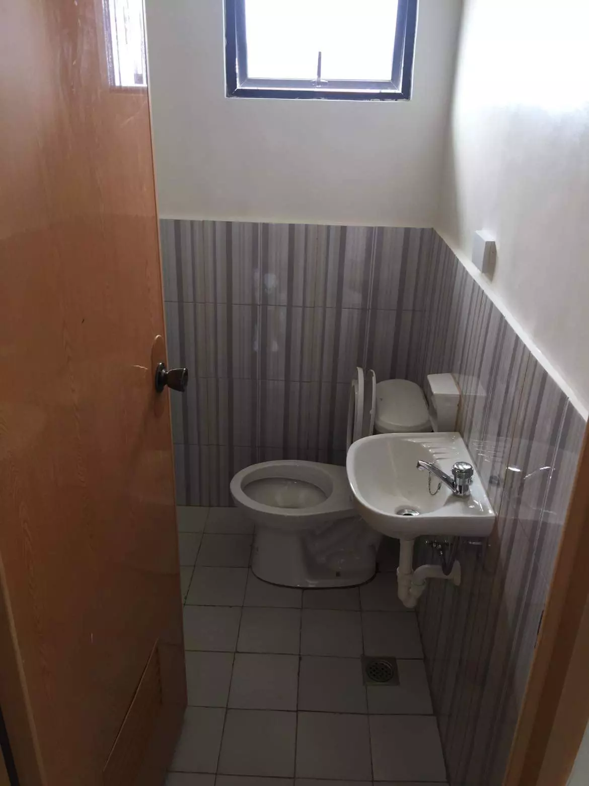 Townhouse for sale in casa mira linao cebu - photo 4