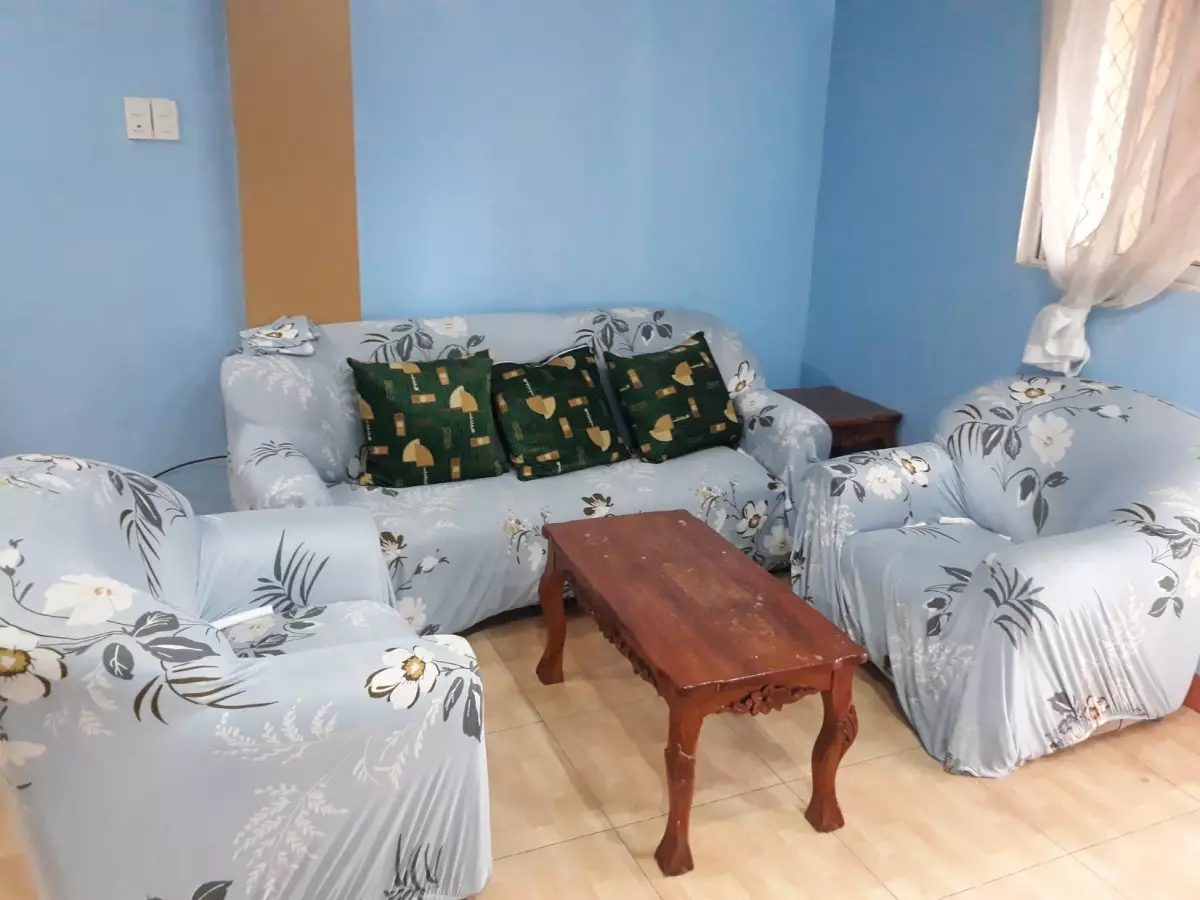  For Rent 3br apartment with roof deck  and parking  along AS Fortuna  St. Mandaue city Cebu - photo 2