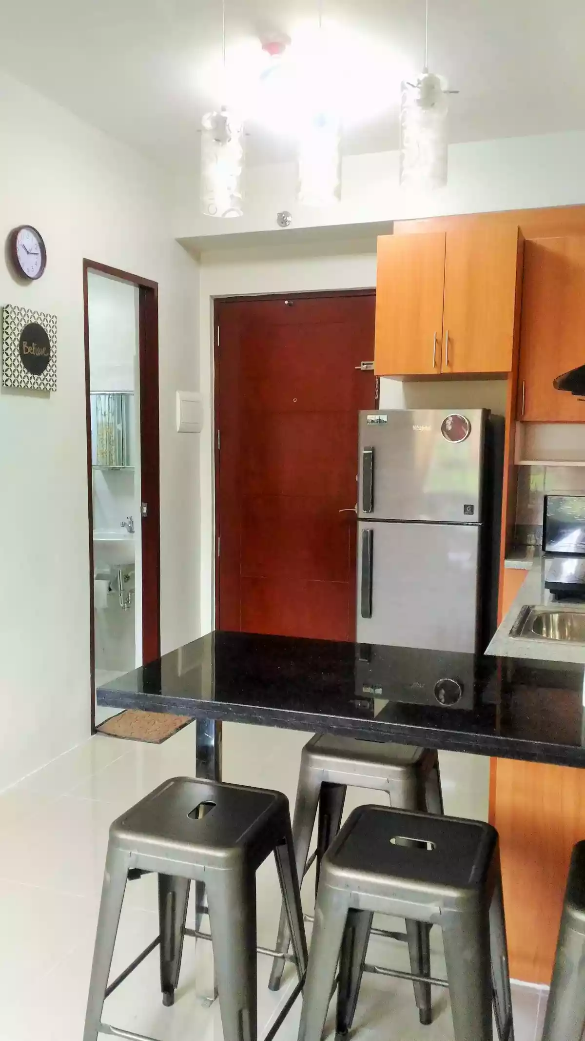 For Lease 1BR fully furnished with balcony near IT Park, Lahug — 1 Bedroom in Salinas Drive Extension, Cebu City, Philippines — Photo 4