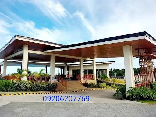Casamira South Type C - Corner unit for Assume — Townhouse in Cebu, Philippines — Photo 5