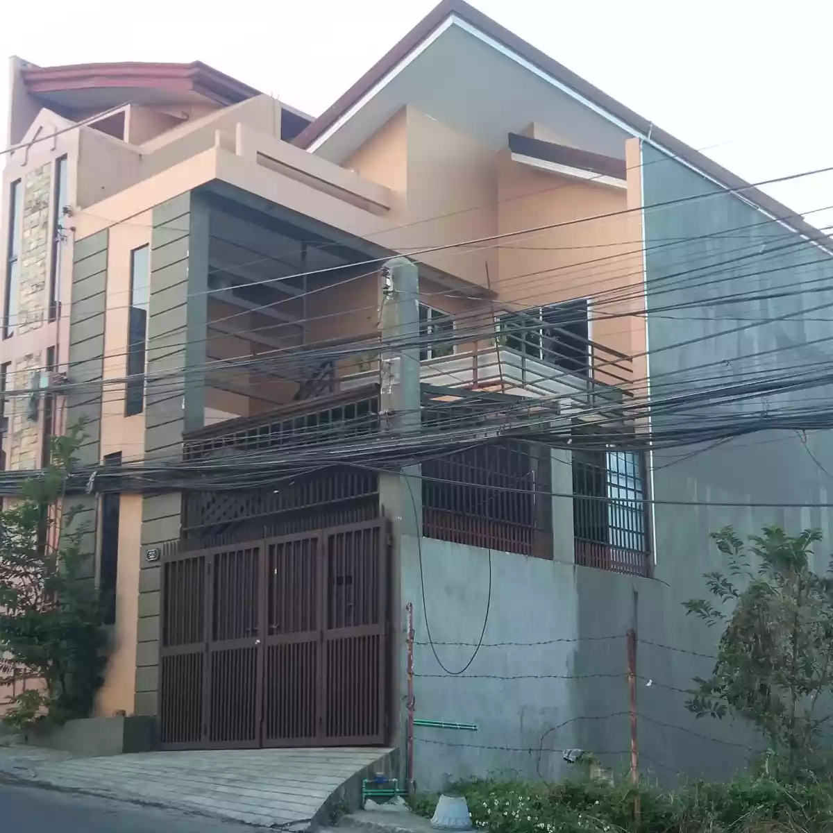 Overlooking House and lot for sale