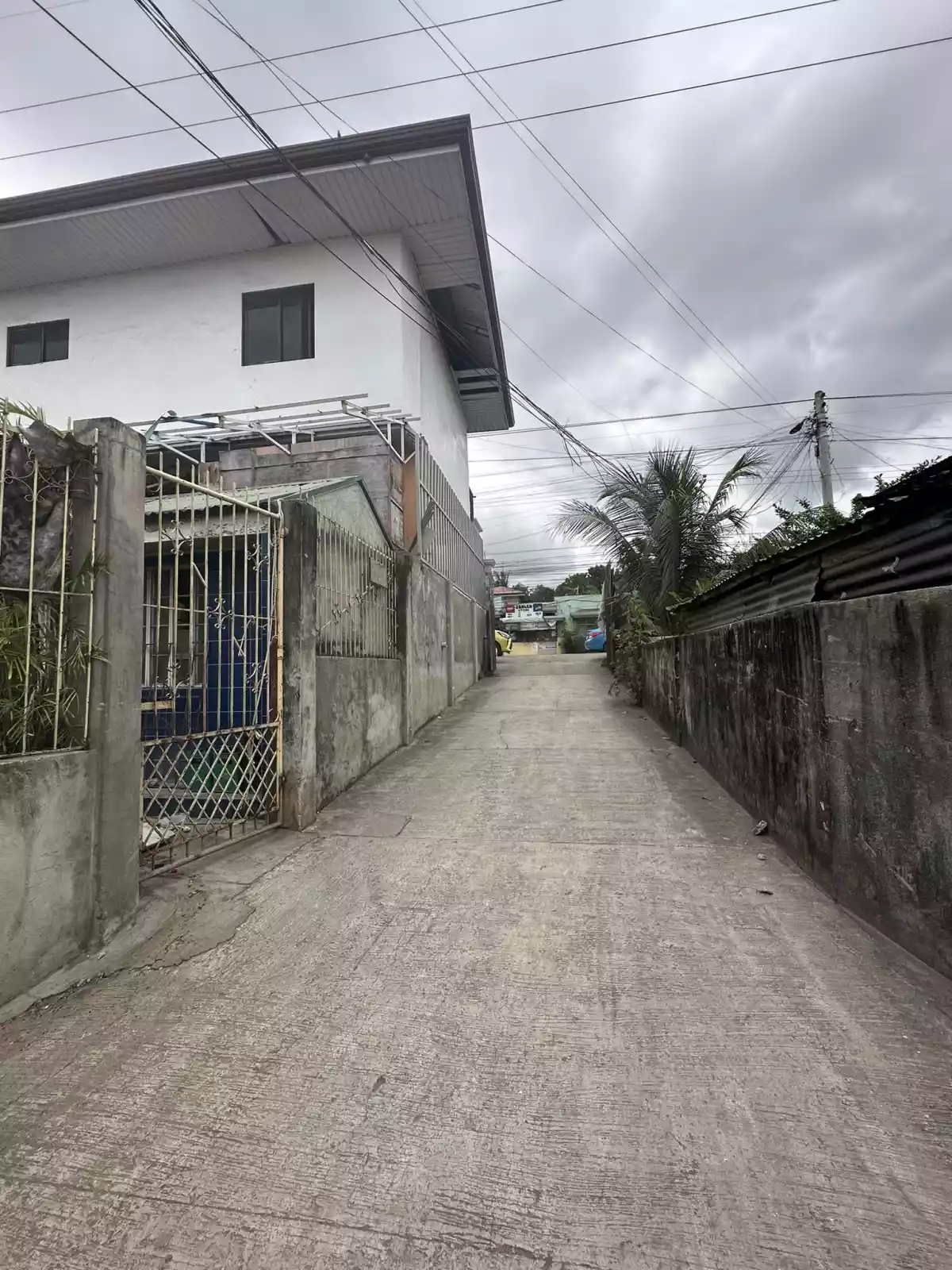 House & Lot / Commercial Space for Sale — House and Lot in Cebu, Philippines — Photo 7