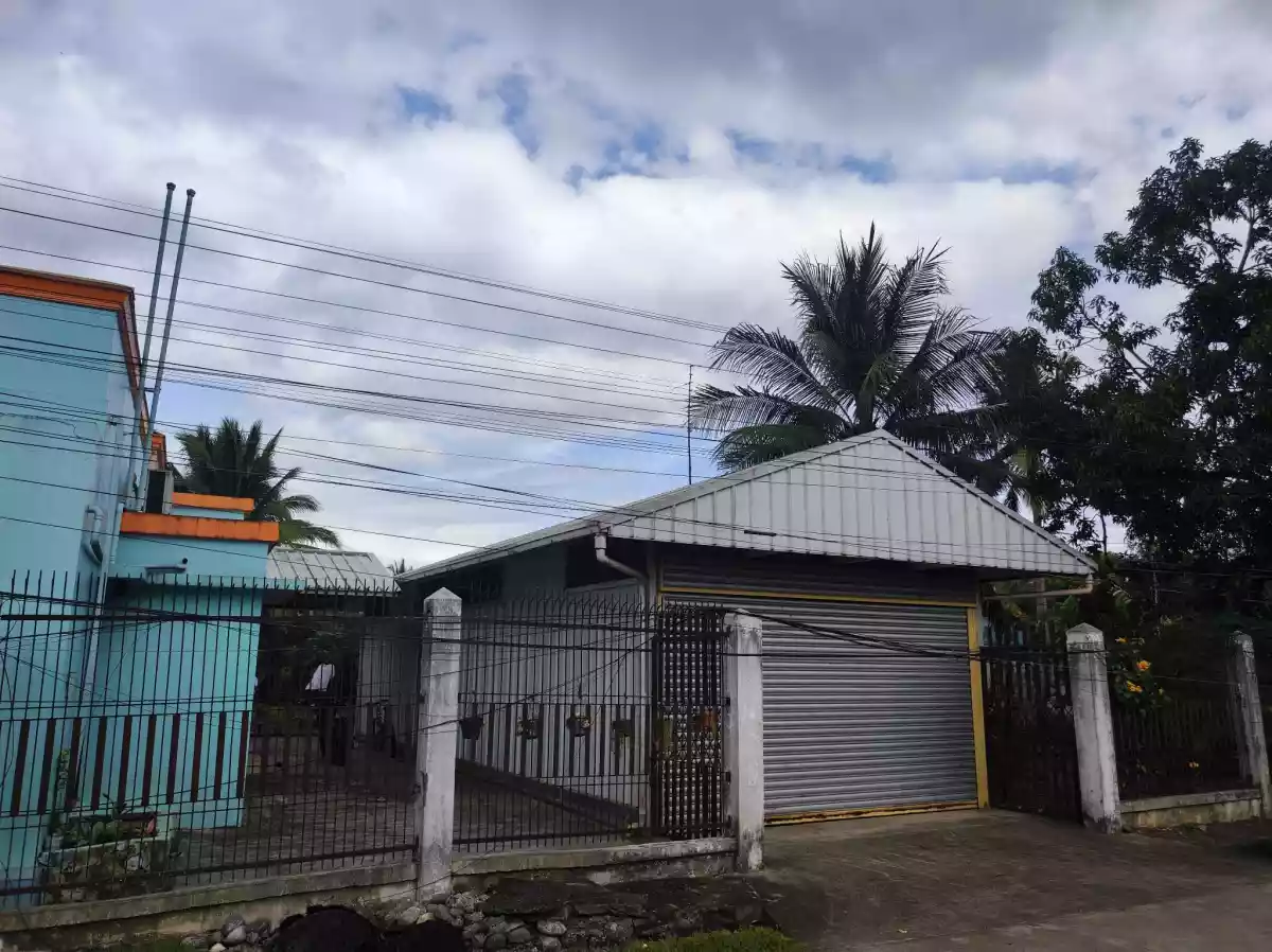 2016 Fully Furnished House with garage and garden — Retirement House in Kabankalan, Negros Occidental, Philippines — Photo 3